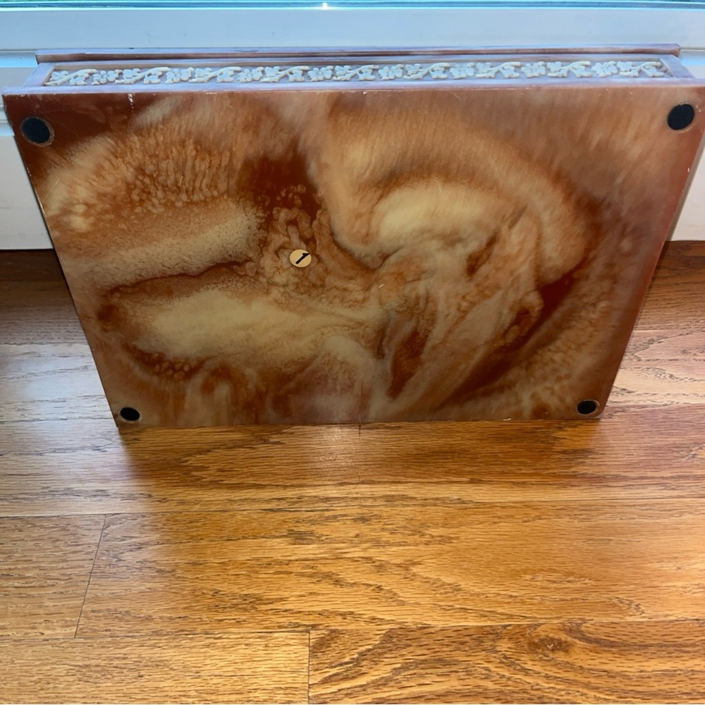 Incolay Stone Jewelry Box 14” X 10” X 2.5” - Picture 10 of 10